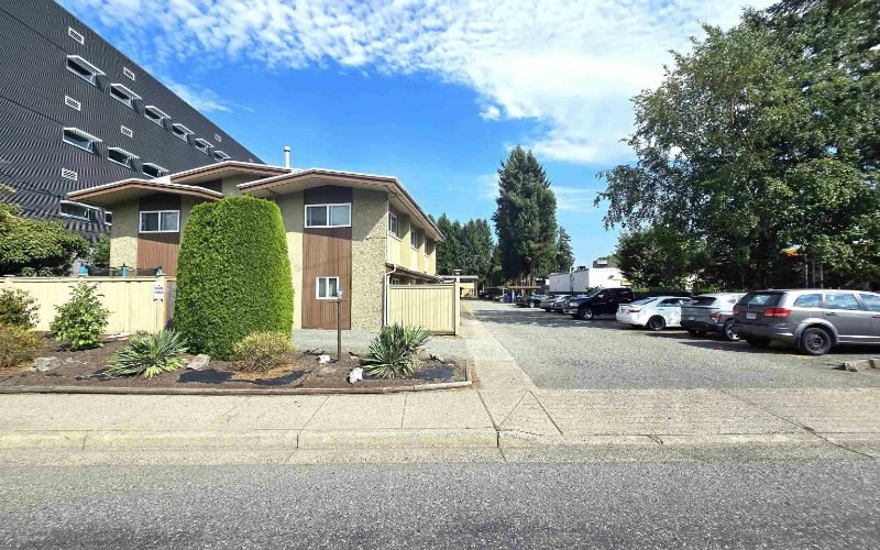 11 - 2048 McCallum Road